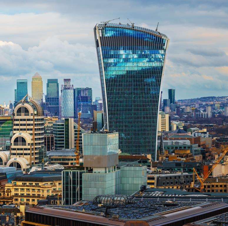 london city, oil leak detection banner